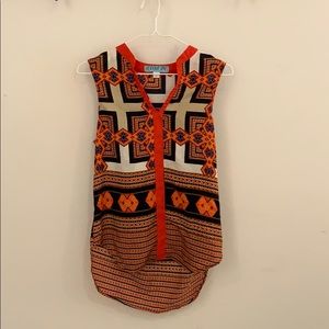 Patterned sleeveless blouse
